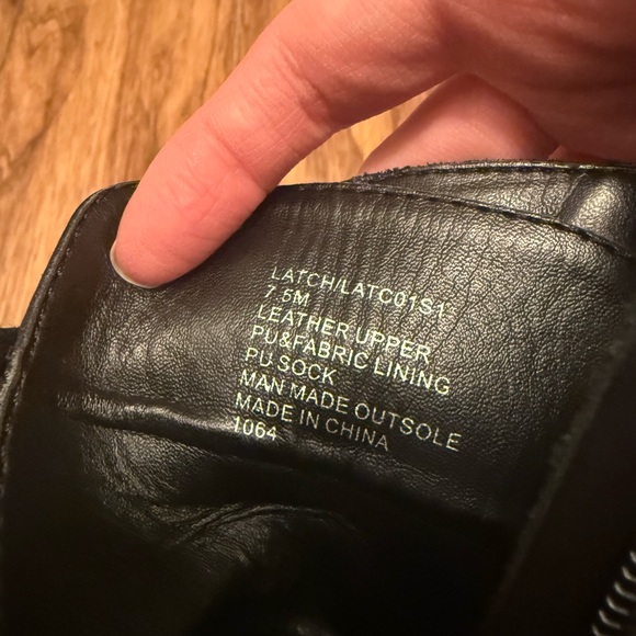 STEVE MADDEN LATCH GENUINE LEATHER BOOTS SIZE 7.5 RUN SMALL BLACK GOTH ALT - Picture 3 of 13